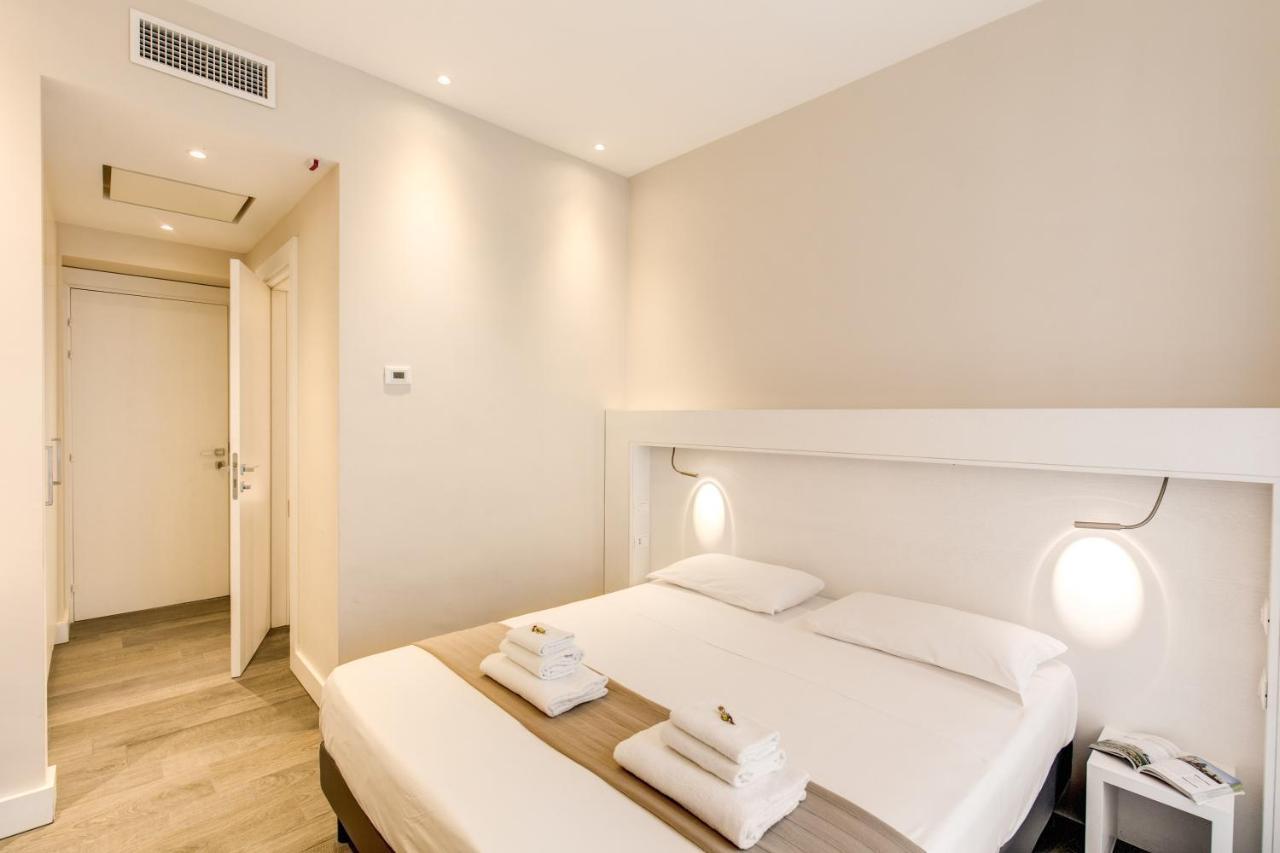 เอชเช โรมา สวีท Bed & Breakfast ภายนอก รูปภาพ