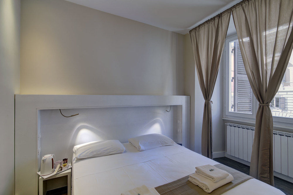 เอชเช โรมา สวีท Bed & Breakfast ภายนอก รูปภาพ