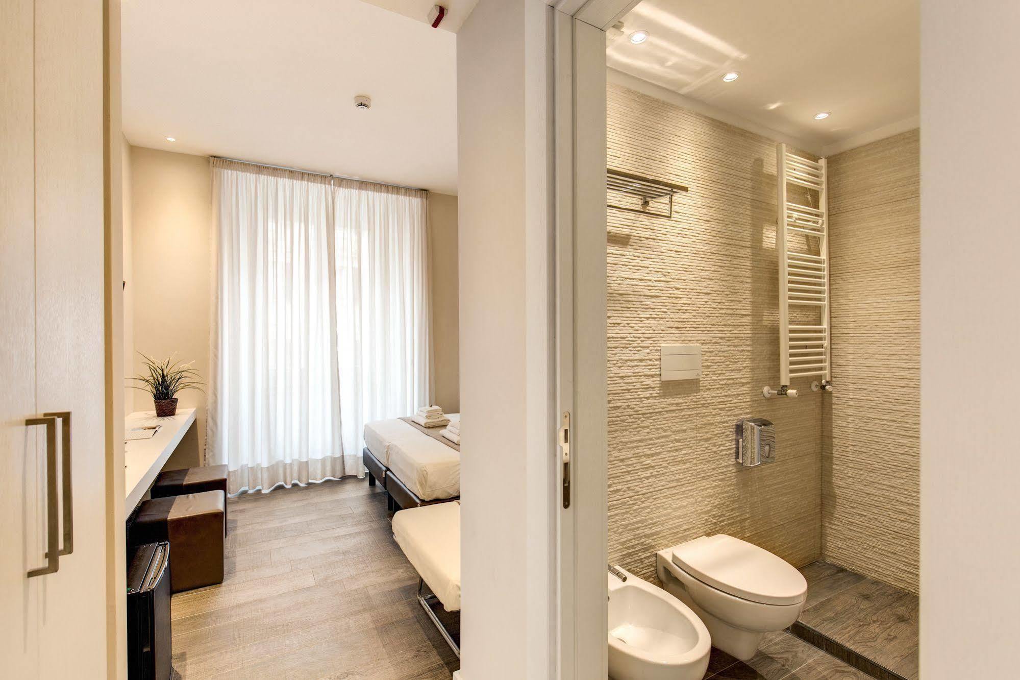 เอชเช โรมา สวีท Bed & Breakfast ภายนอก รูปภาพ