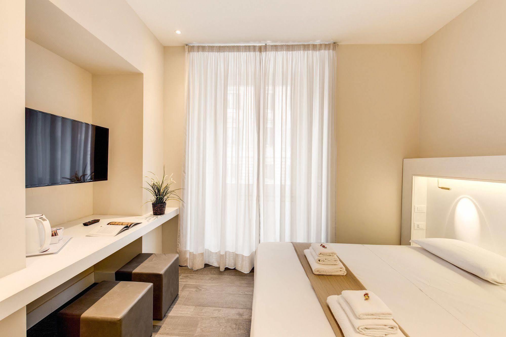 เอชเช โรมา สวีท Bed & Breakfast ภายนอก รูปภาพ