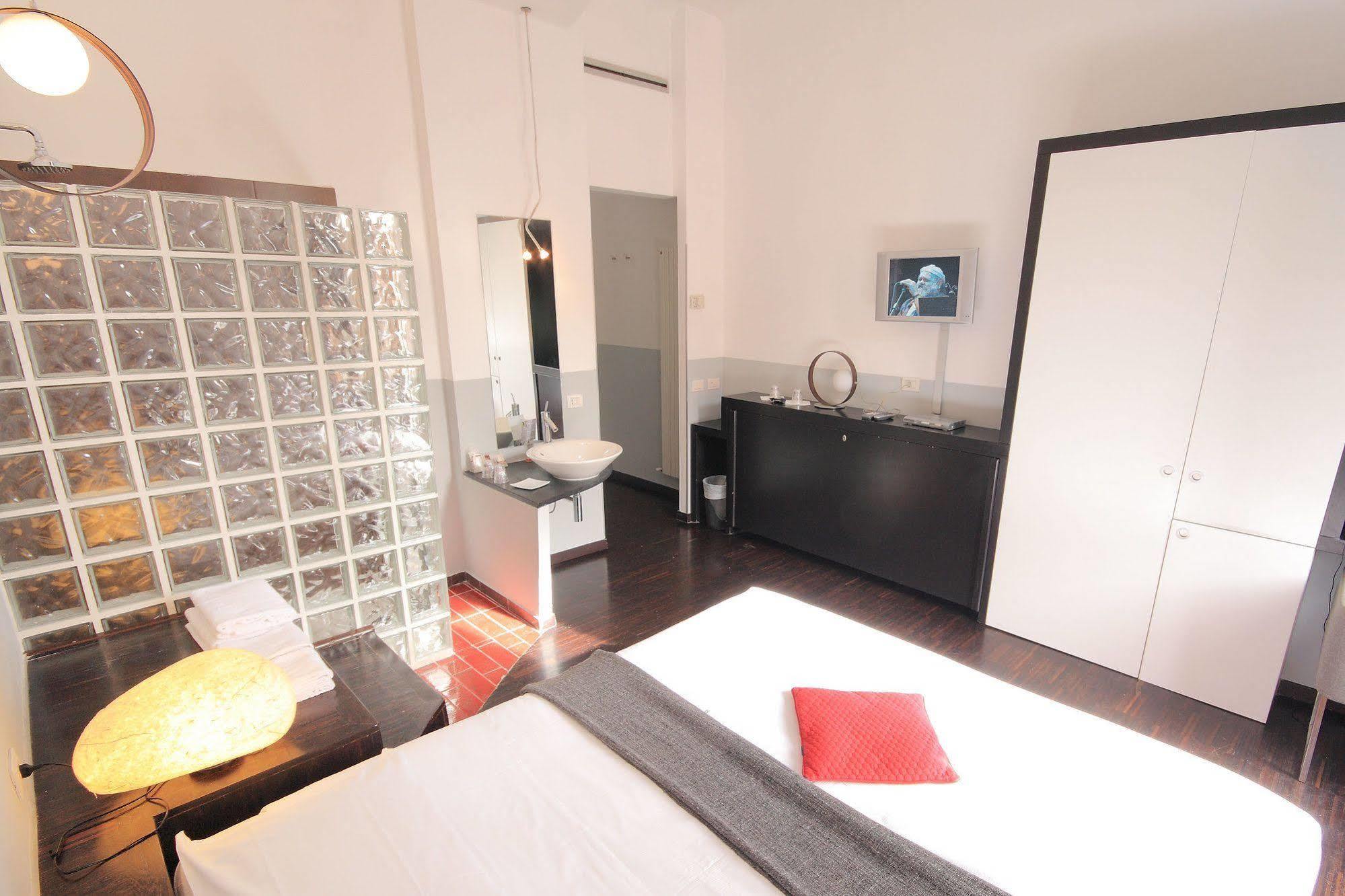 เอชเช โรมา สวีท Bed & Breakfast ภายนอก รูปภาพ